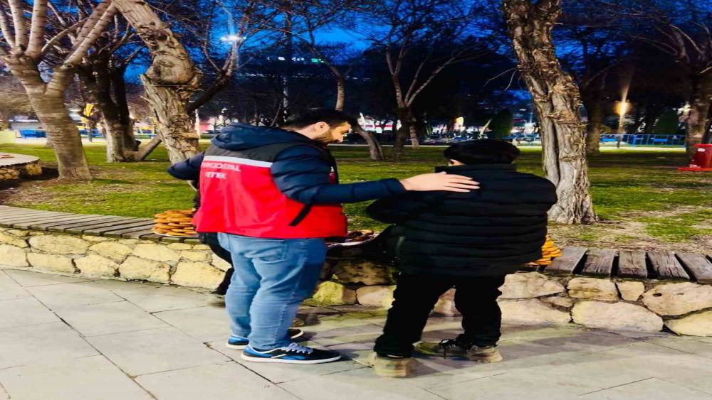 Batman&rsquo;da &ccedil;ocukların g&uuml;veni i&ccedil;in gece mesaisi
