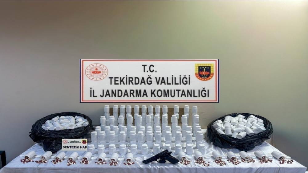 Tekirdağ&rsquo;da narkotik operasyonu: Y&uuml;kl&uuml; miktarda sentetik ecza ele ge&ccedil;irildi
