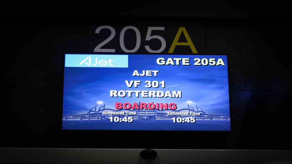 AJet&rsquo;in İstanbul-Rotterdam seferleri başladı
