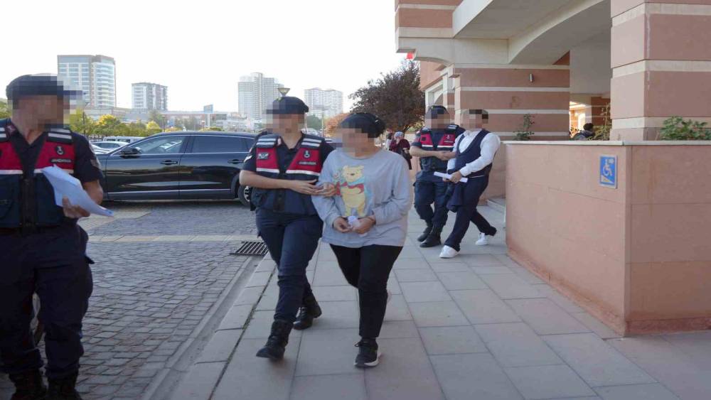 Uyuşturucu sevkiyatı yapan kadın: "Beni &ccedil;ocuğumla tehdit ettiler"
