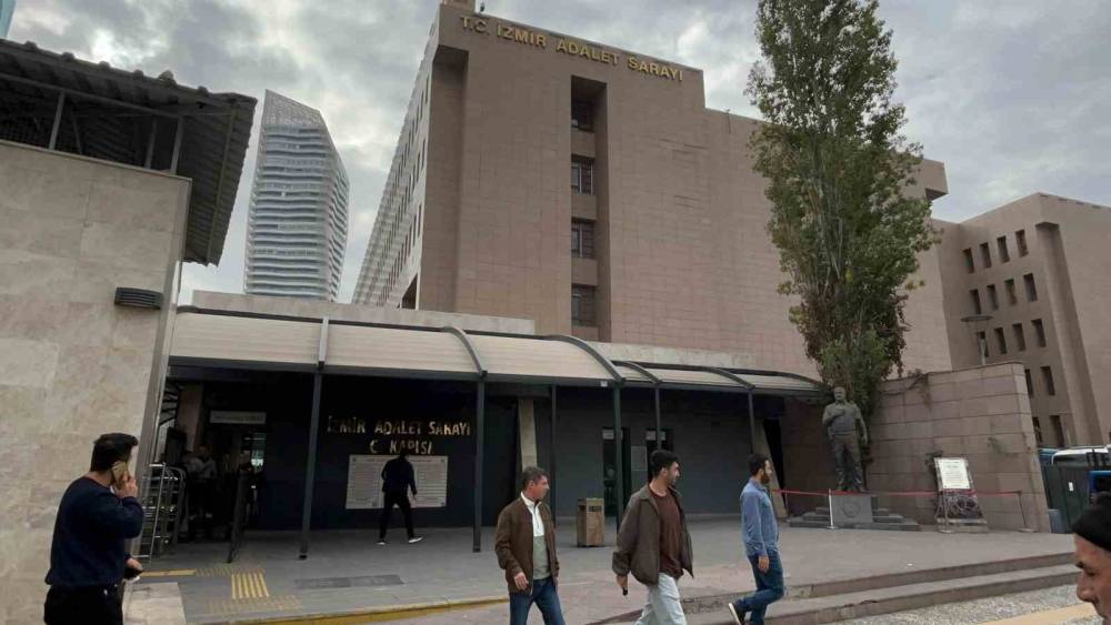 Sosyal medyada panik oluşturanlara ders gibi ceza: Kitap okuyup 15 sayfa &ouml;zet yazacaklar
