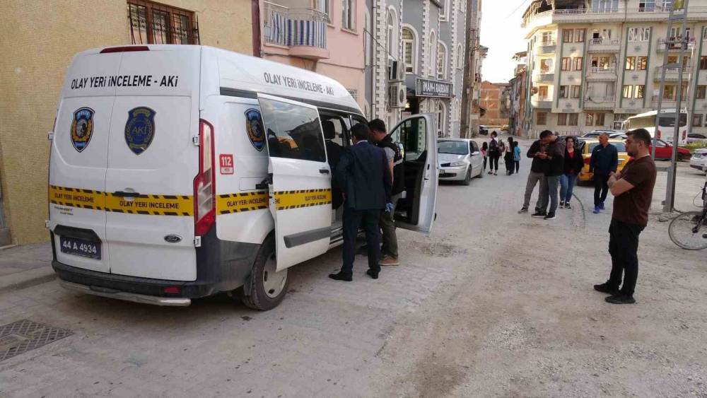 Malatya&rsquo;da yaşlı adam evinde &ouml;l&uuml; bulundu

