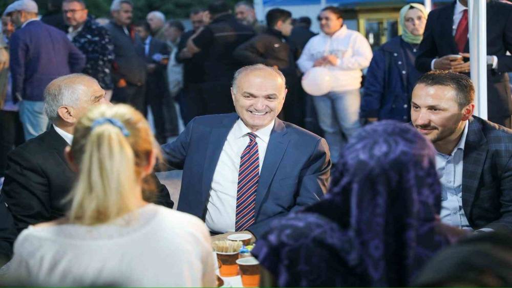 Başkan &Ouml;zl&uuml; "Biz zor olana talibiz, kalıcı işler yapıyoruz"
