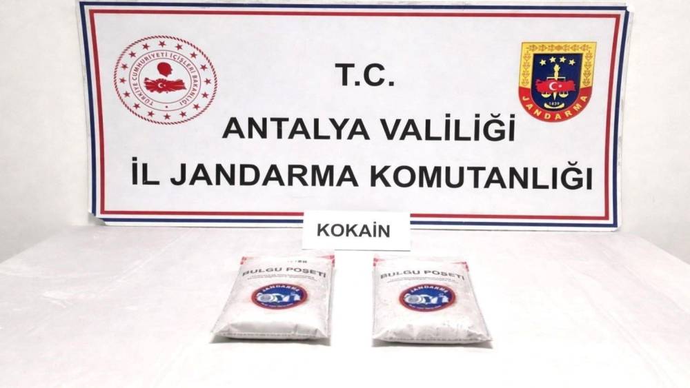 Antalya&rsquo;da 1,3 kilogram kokain ele ge&ccedil;irildi, 2 ş&uuml;pheli tutuklandı
