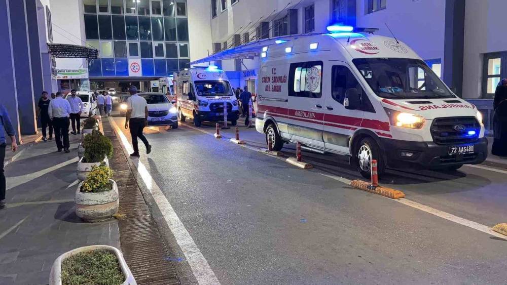 Batman&rsquo;da 8&rsquo;inci kattan d&uuml;şen kadın hayatını kaybetti
