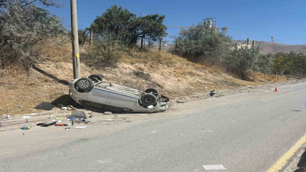Niğde&rsquo;de otomobil takla attı, s&uuml;r&uuml;c&uuml; yaralandı
