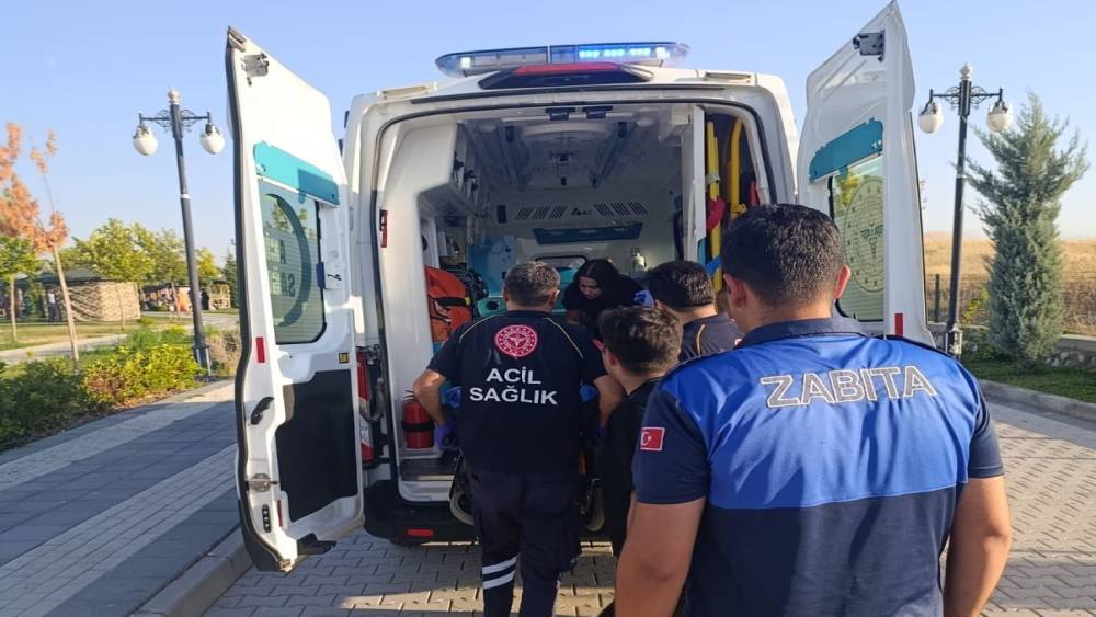 Malatya&rsquo;da rahatsızlanan vatandaşa zabıta ekiplerinden hızlı m&uuml;dahale
