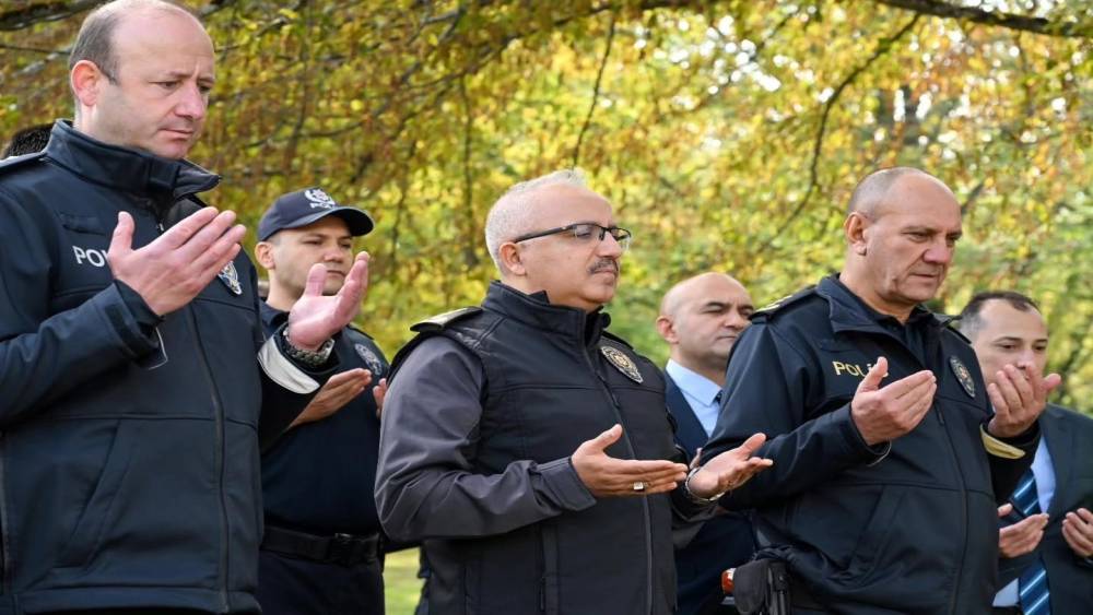 Bolu polisinin yeni ara&ccedil;ları dualarla hizmete alındı
