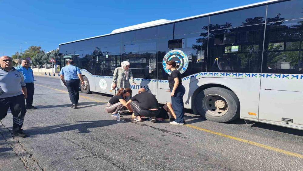 Menteşe&rsquo;de motosiklet yayaya &ccedil;arptı: 1 yaralı
