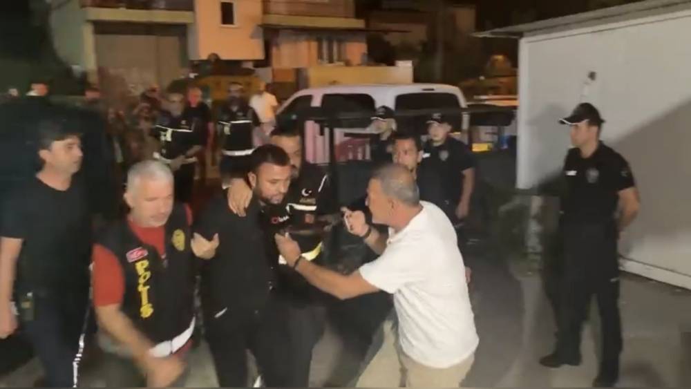 Ayşeg&uuml;l Yaşar cinayetinde katil zanlısı tutuklandı, anne ve babasına ev hapsi
