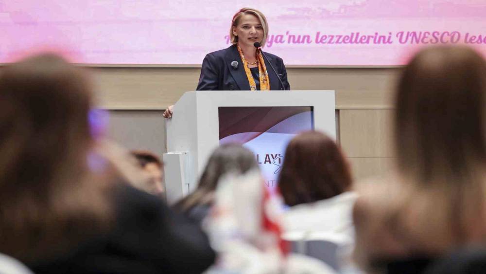 Hatice &Ouml;z: "Kadınları karar mekanizmasının merkezine taşıyacağız"
