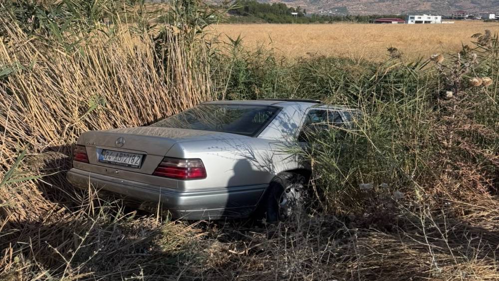 İki otomobil &ccedil;arpıştı: 2 yaralı
