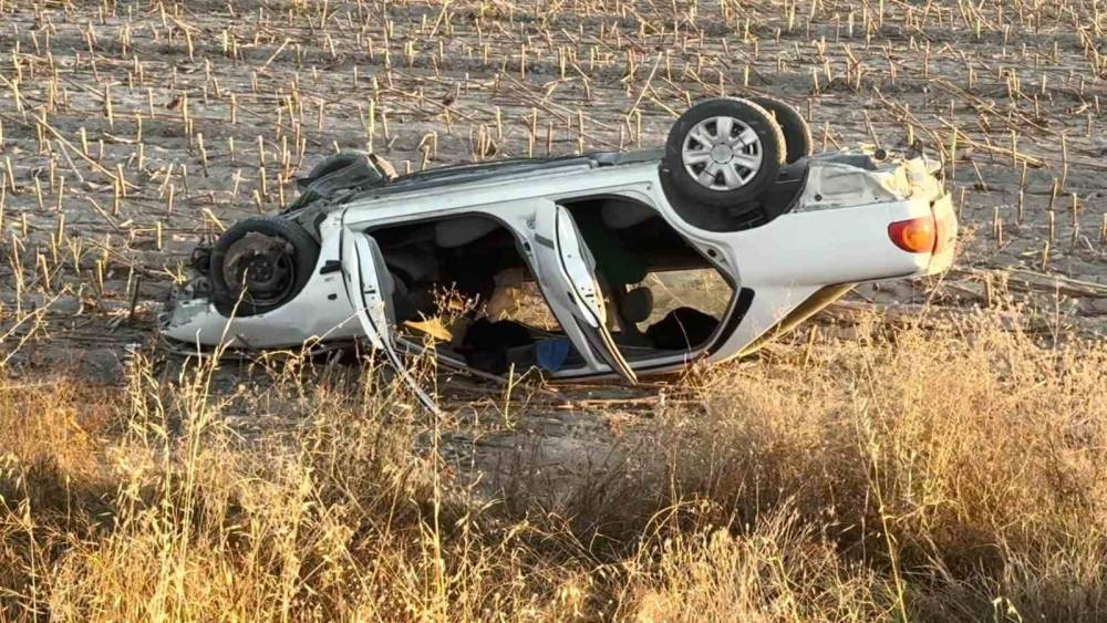 Aksaray&rsquo;da tarlaya u&ccedil;an otomobil takla attı: 1 yaralı
