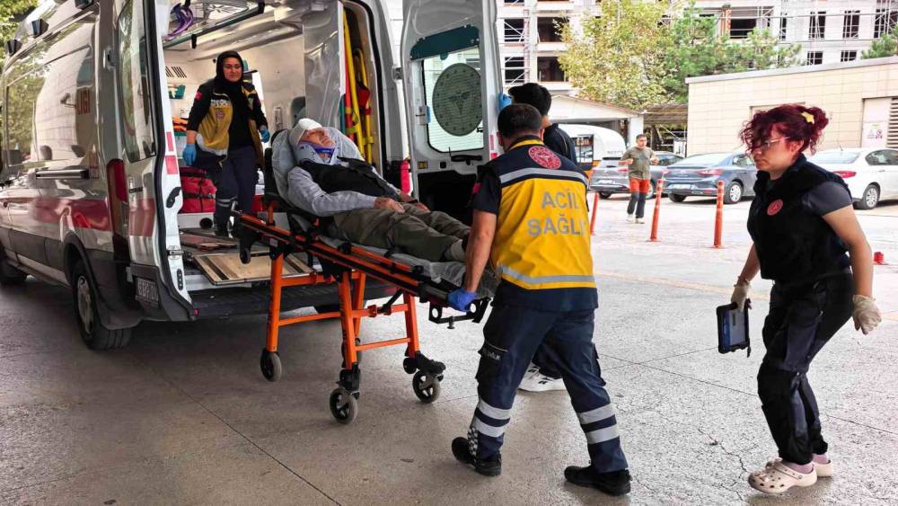 Bursa&rsquo;da otomobil şarampole u&ccedil;tu: 2 yaralı
