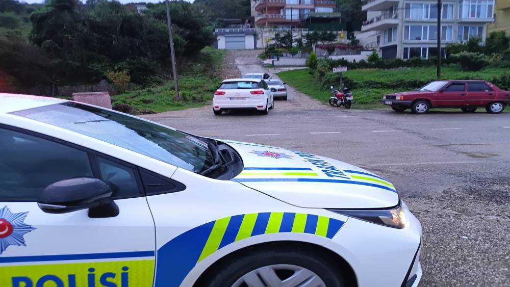 Sinop&rsquo;ta otomobil ile motosiklet &ccedil;arpıştı: 1 yaralı
