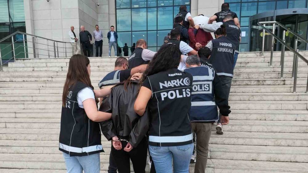 12 milyon liralık uyuşturucu operasyonunda 6 ş&uuml;pheli tutuklandı
