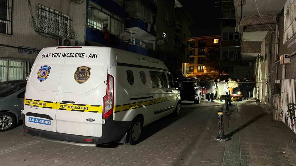 Zeytinburnu&rsquo;nda ihbar &uuml;zerine adrese giden polis ekiplerine ateş a&ccedil;an ş&uuml;pheli etkisiz hale getirildi
