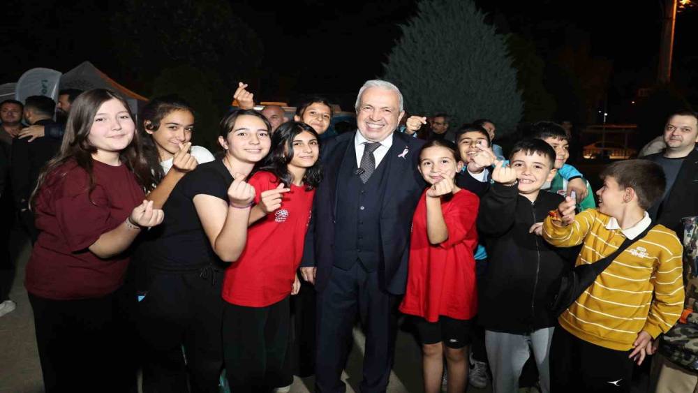Başkan Şadi &Ouml;zdemir Ak&ccedil;alar&rsquo;da vatandaşlarla buluştu
