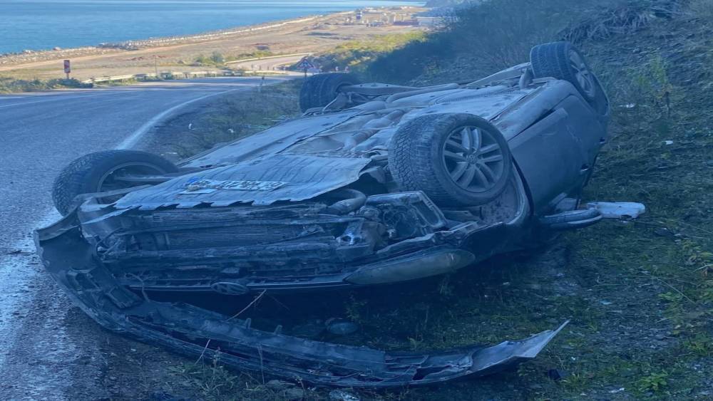 Sinop&rsquo;ta otomobil takla attı: 2 yaralı

