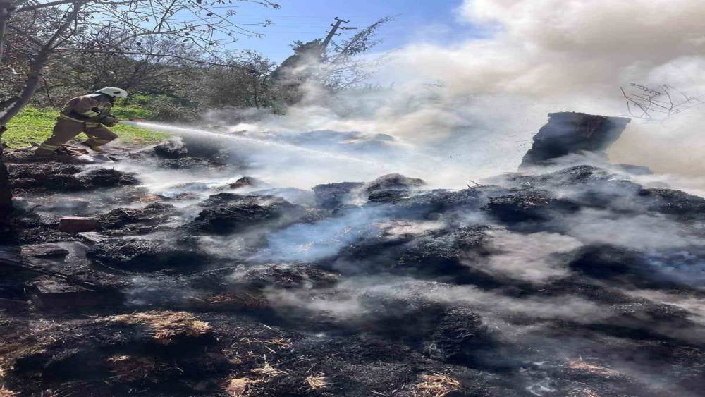 Yayladağı&rsquo;nda samanlık yangını yaşandı
