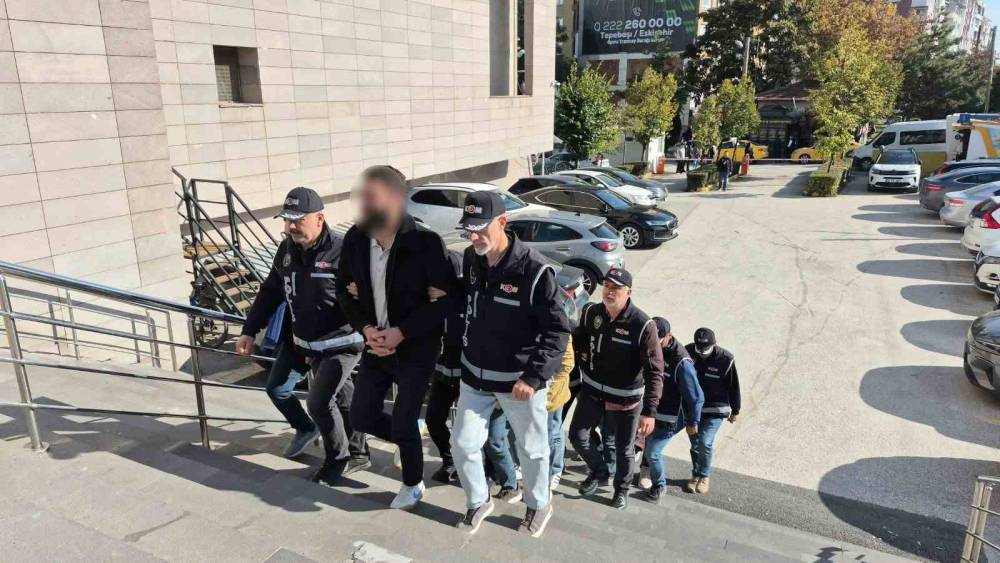 Eskişehir merkezli 3 ilde 60 milyon TL&rsquo;lik tefeci operasyonu: 5 g&ouml;zaltı
