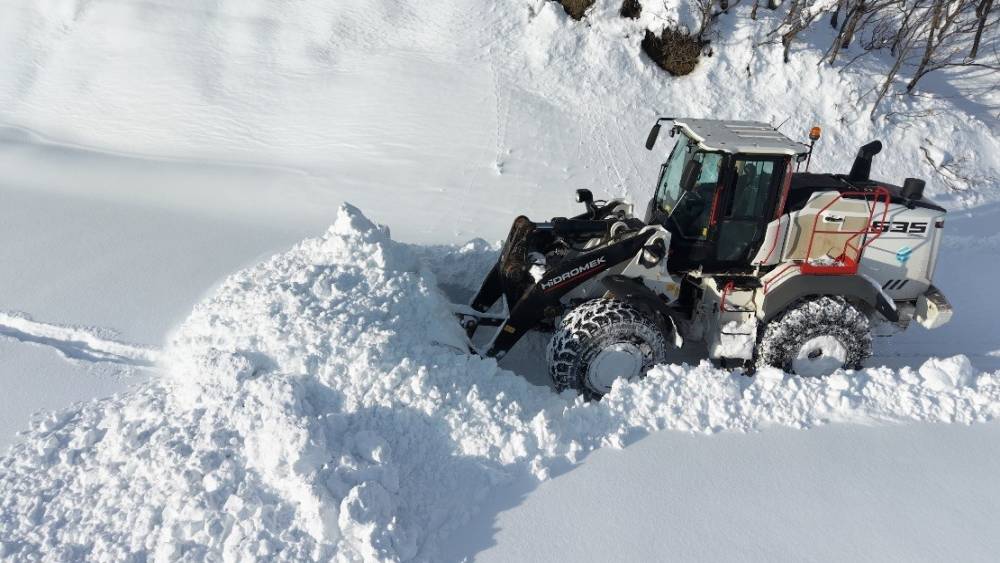 Tunceli&rsquo;de kar yağışı etkili oldu: 178 k&ouml;y yolu kapandı
