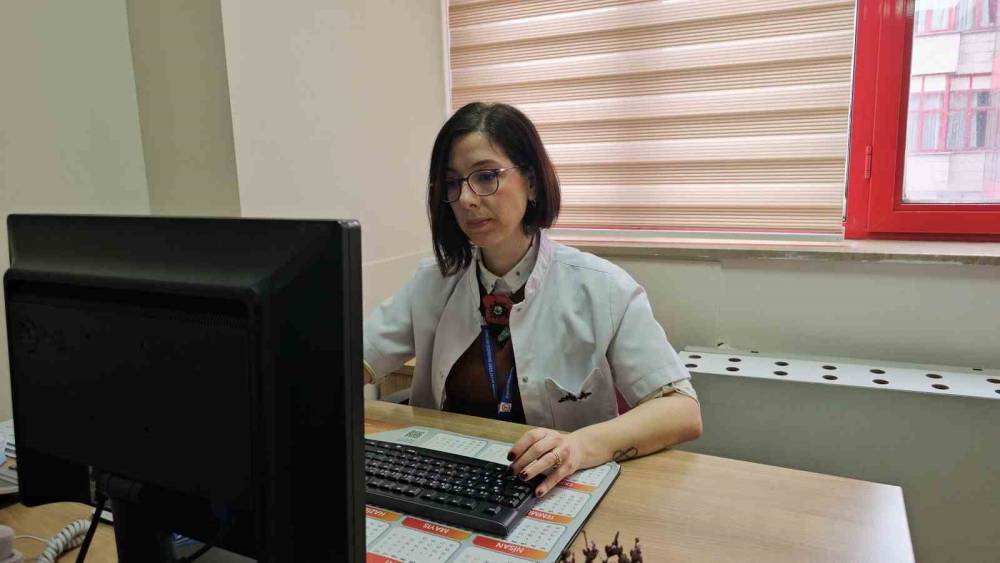 Y&uuml;ksek enerjili ve işlenmiş gıdalar beynin &ouml;d&uuml;l sistemini tetikleyerek hedonik a&ccedil;lığa yol a&ccedil;ıyor
