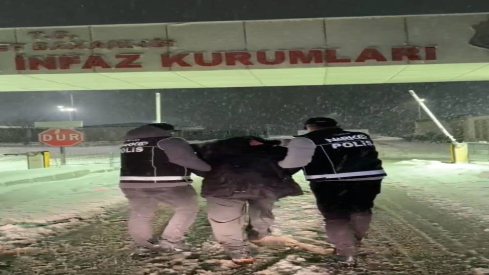 Yozgat&rsquo;ta 23 yıl kesinleşmiş cezası bulunan uyuşturucu taciri yakalandı
