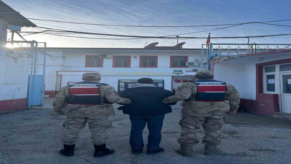 Batman&rsquo;da 12 yıl 6 ay kesinleşmiş hapis cezası bulunan şahıs yakalandı
