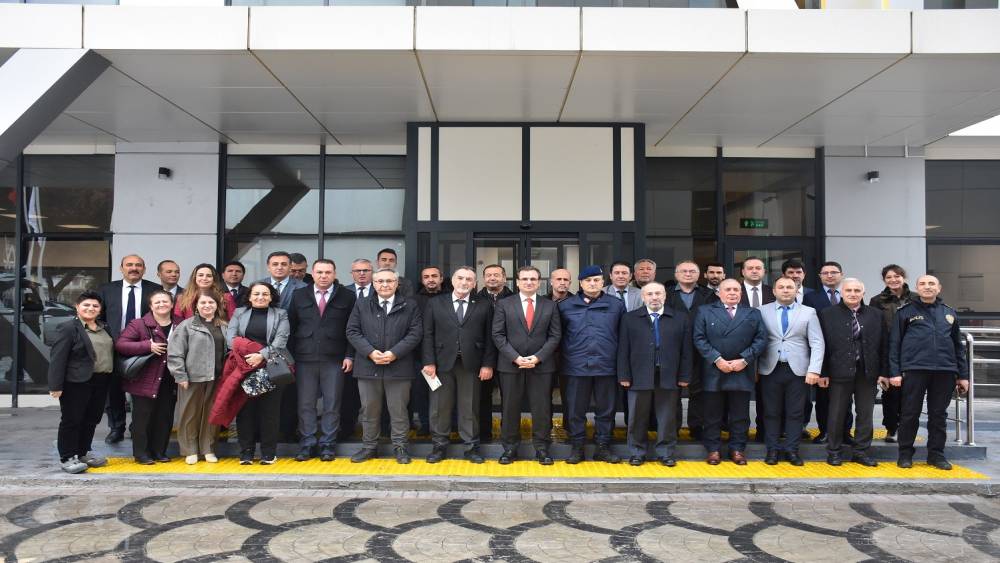 Salihli&rsquo;de hizmet zirvesi: Yatırımlar, projeler ve koordinasyon ele alındı
