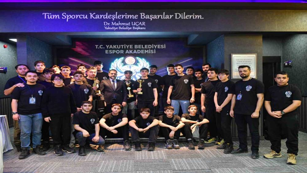 Yakutiye Belediyesi Espor akademisi liseler arası FIFA26 Espor turnuvasına gen&ccedil;lerden b&uuml;y&uuml;k ilgi
