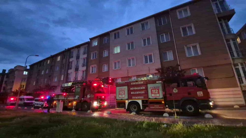 Aspirat&ouml;r kaynaklı &ccedil;ıkan yangına itfaiye m&uuml;dahale etti
