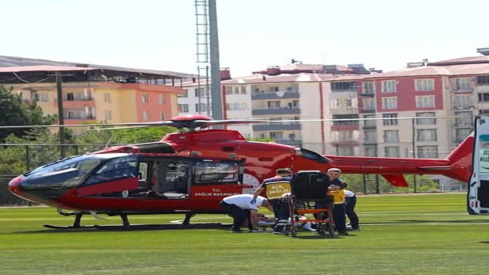 Hava ambulansı 7 aylık bebek i&ccedil;in havalandı
