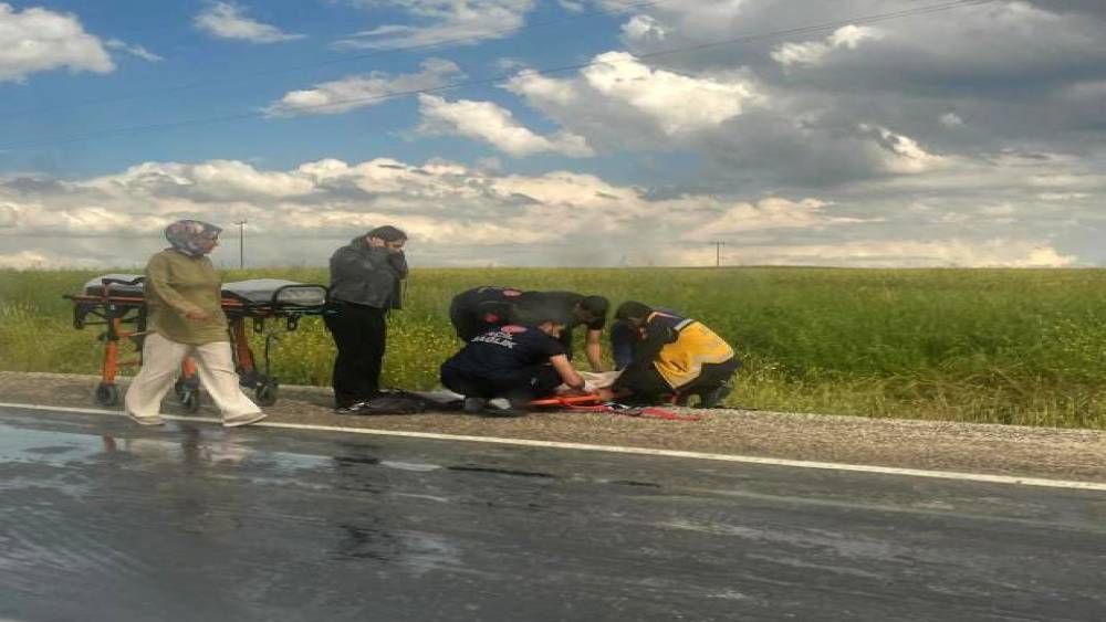 Diyarbakır&rsquo;da yolcu minib&uuml;s&uuml; takla attı: 15 yaralı
