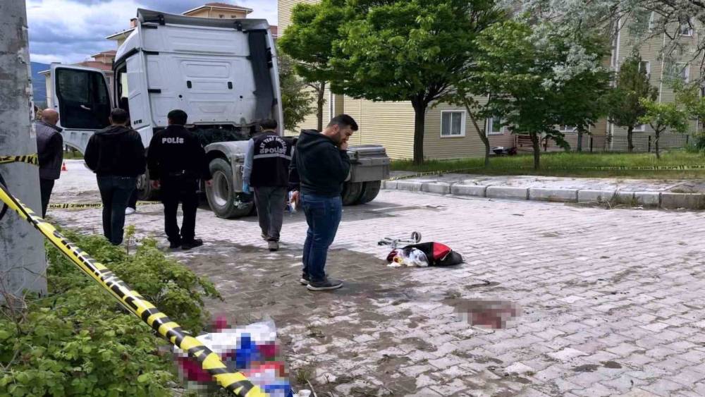 Emet&rsquo;te tırın ayağının &uuml;zerinden ge&ccedil;tiği yaşlı kadın yaralandı

