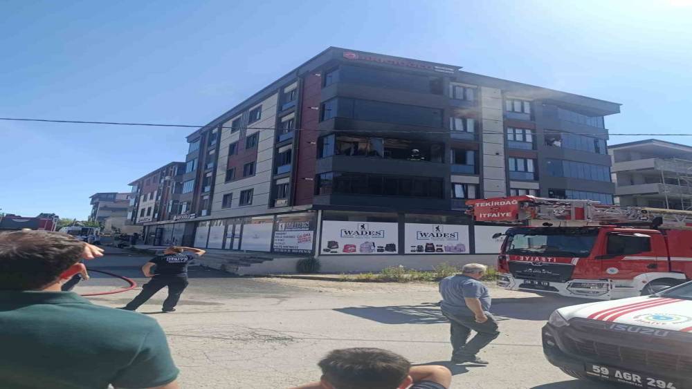 &Ccedil;ocukların ateşle oyunu yangın &ccedil;ıkardı: 1 yaralı
