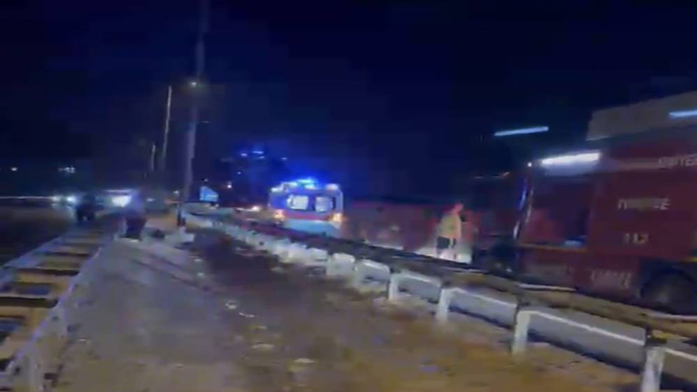 Otomobil bariyerlere &ccedil;arparak devrildi: 1 yaralı
