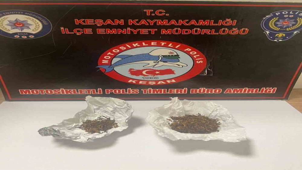 Keşan&rsquo;da polisin denetimlerinde uyuşturucu ve ruhsatsız tabanca ele ge&ccedil;irildi
