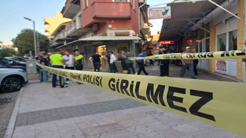 Manisa&rsquo;daki kuyumcuya silahla soygun girişiminde bulunan ş&uuml;pheli tutuklandı
