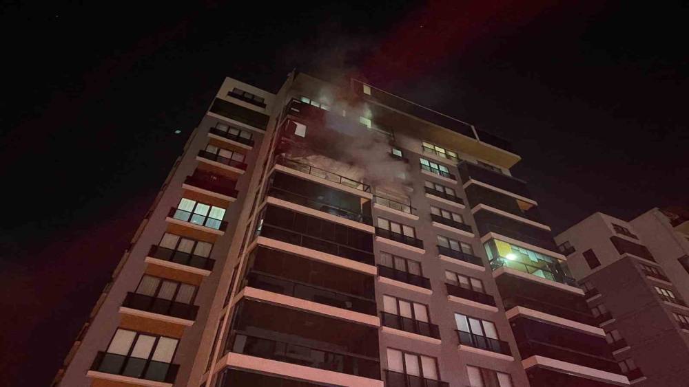 Bursa&rsquo;da bina yangını: Mahsur kalan 19 kişi kurtarıldı
