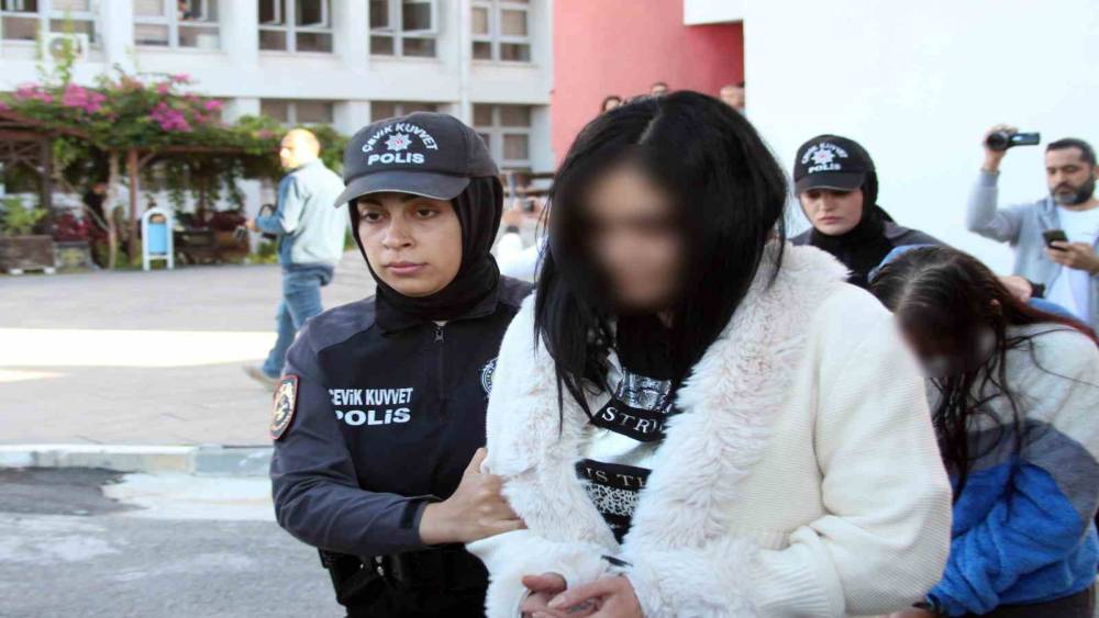 17 sigorta şirketini 76 kurgulanmış kazayla dolandırdılar: 79 ş&uuml;pheli adliyeye sevk edildi
