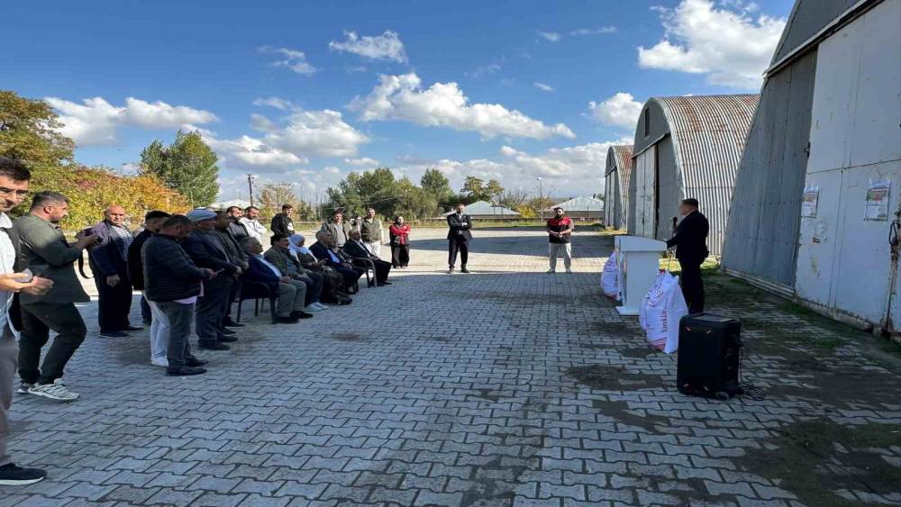 Bulanık&rsquo;ta 50 &uuml;reticiye kırmızı mercimek desteği
