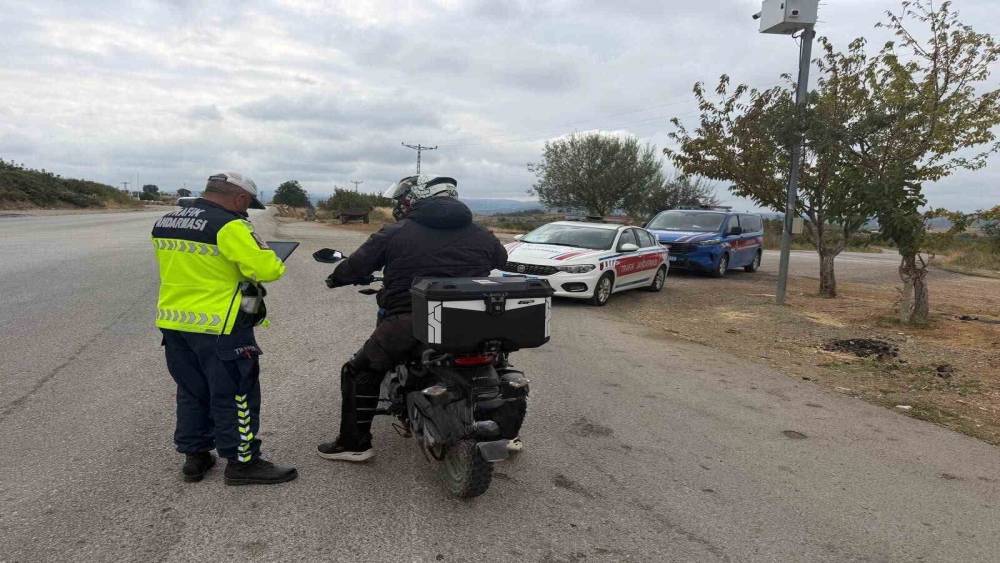 Kurallara uymayan iki s&uuml;r&uuml;c&uuml;ye ceza
