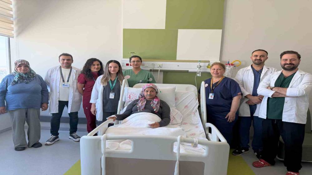 Kalbi durdurmadan 5 santimetrelik kesiyle riskli ameliyat başarıyla tamamlandı
