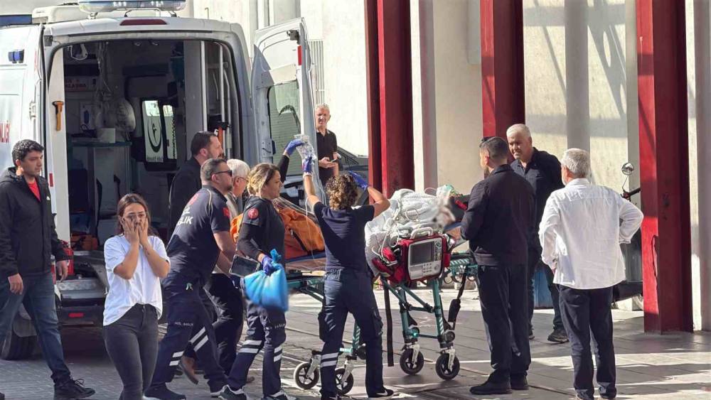 Trakt&ouml;r şaftına kolunu kaptıran kadın ağır yaralandı
