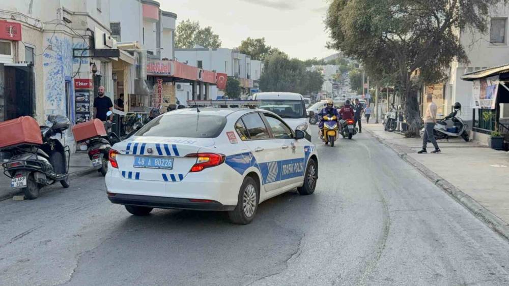 Bodrum&rsquo;da alev topuna d&ouml;nen depo 15 dakikada k&uuml;l oldu
