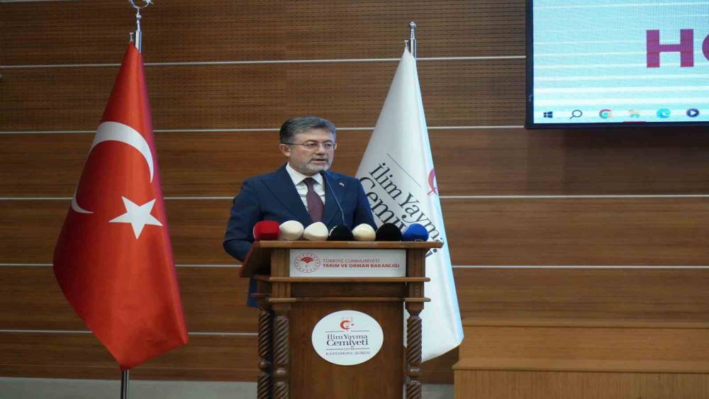 Bakan Yumaklı: "Gen&ccedil;lerimizin milli, manevi değerlerle en donanımlı bir şekilde yetiştirilmesi bizim temel &ouml;nceliğimiz"
