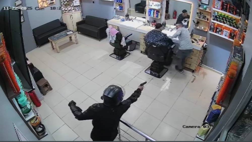 Sinop’ta berber dükkanına silahlı saldırı: O anlar kamerada

