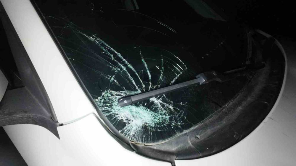 Karaman&rsquo;da otomobilin &ccedil;arptığı kadın yaralandı
