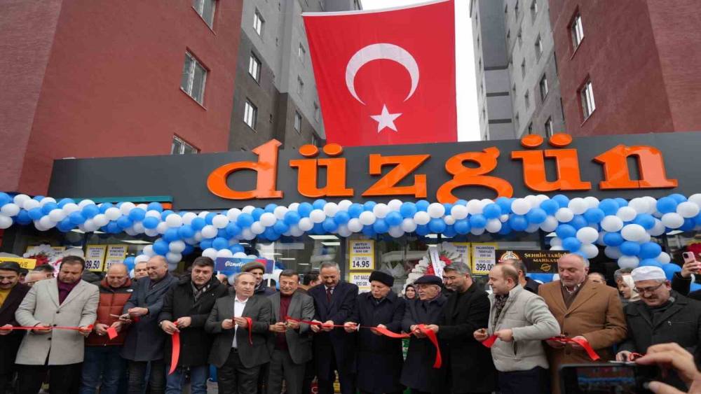 D&uuml;zg&uuml;n marketler 25&rsquo;nci şubesini t&ouml;renle a&ccedil;tı
